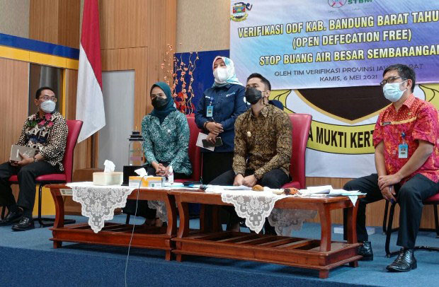 Seluruh Desa di Bandung...