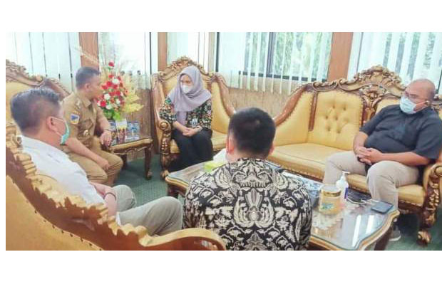 Wali Kota Palu Sambut...