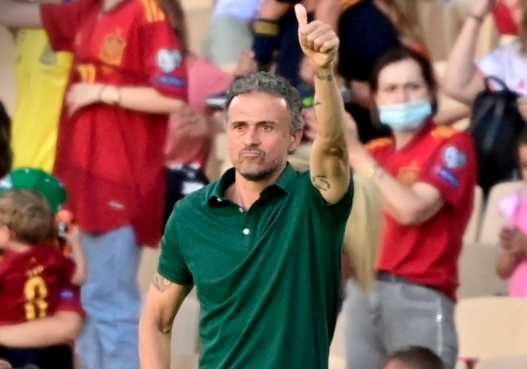 Pesta Gol, Luis Enrique...