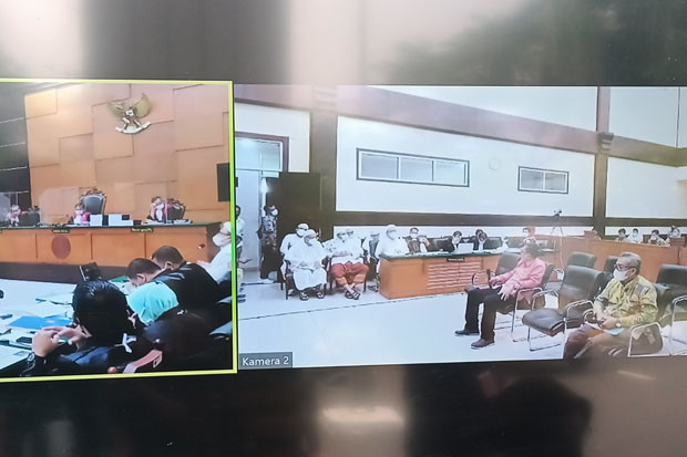 Sidang Vonis Habib Rizieq...