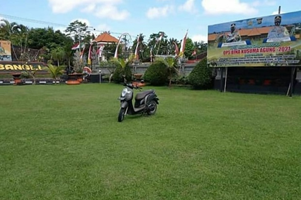 Polisi Apes, Motornya...