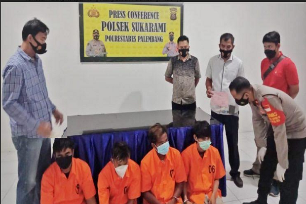 Polisi Gerebek Oknum...