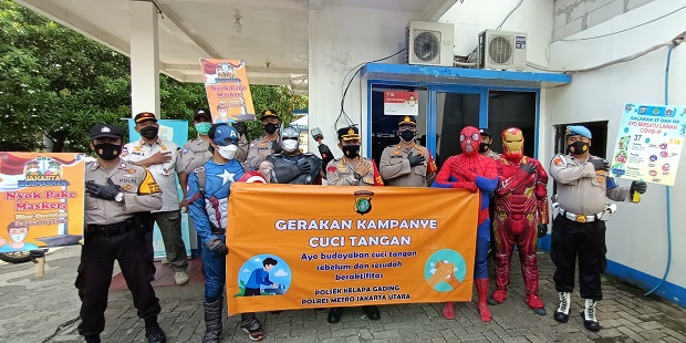 Polisi Sebar Pahlawan...