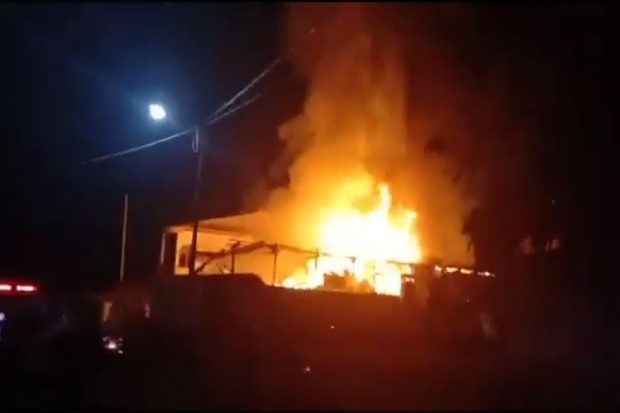 Api Berkobar di Wajo,...