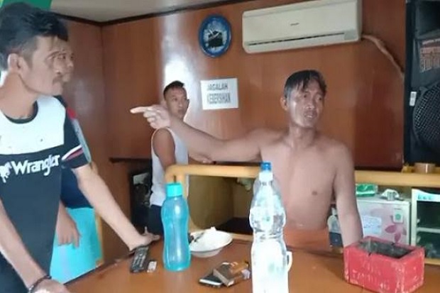 Kisah Mukhlisin, Lambaian...
