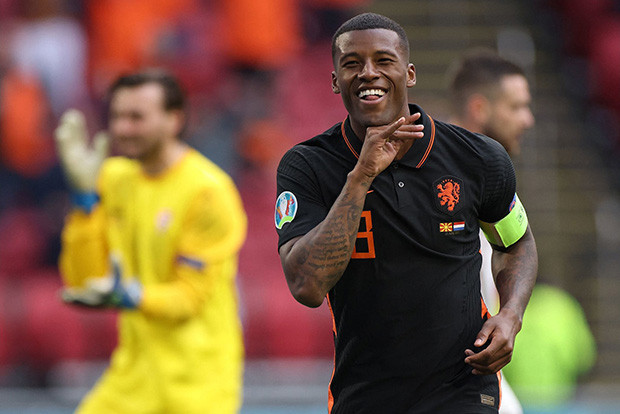 Wijnaldum Minta UEFA...