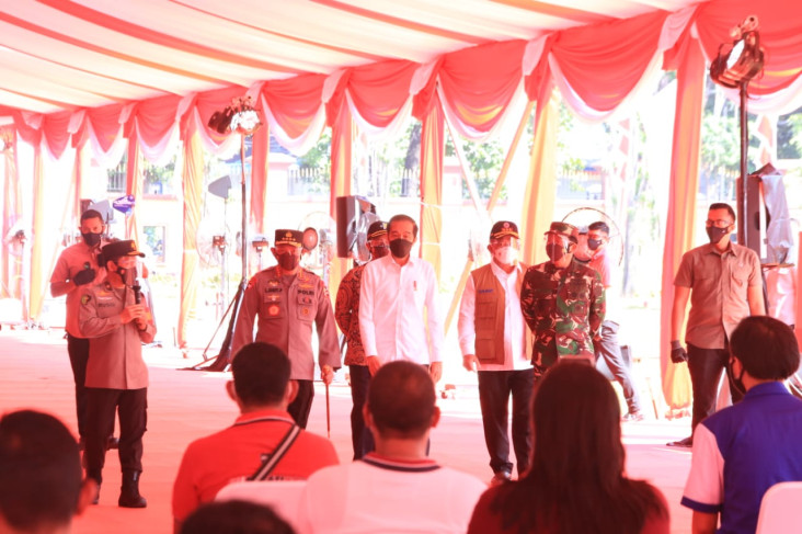Panglima TNI Dampingi...