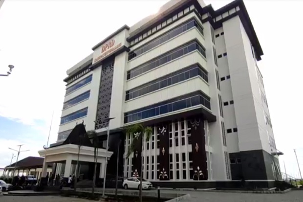 Amukan COVID-19 Menggila,...