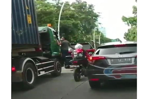 Warganet Desak Polisi...
