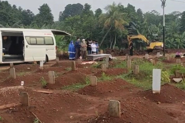 Dua Hari, TPU Jombang...