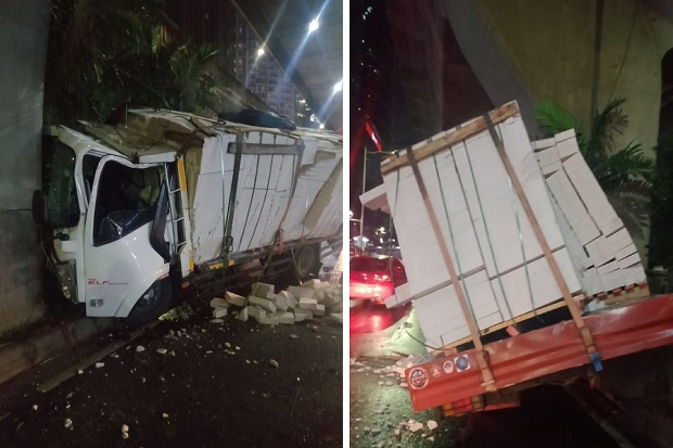 Truk Pengangkut Hebel...