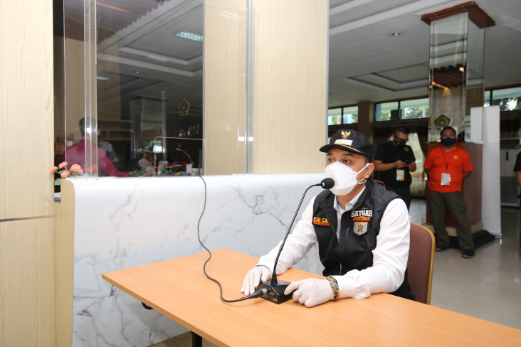 Klaster Keluarga Mendominasi,...