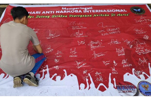 Polres Maros Tangani...