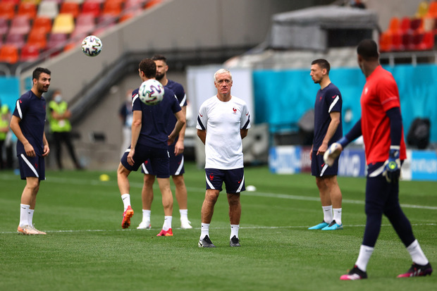 Prancis vs Swiss; Deschamps...