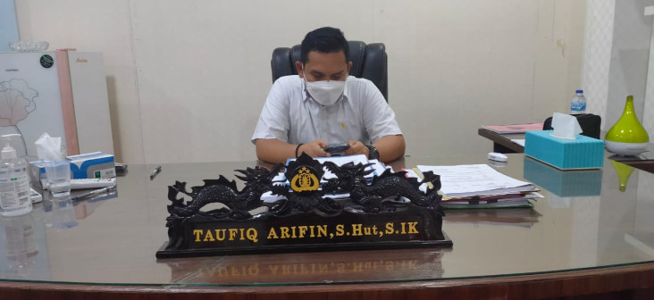 Pulang dari Pesta, Seorang...