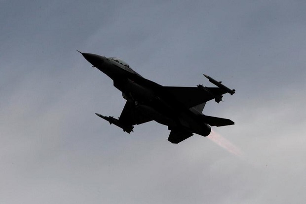Jet Tempur F-15 dan...