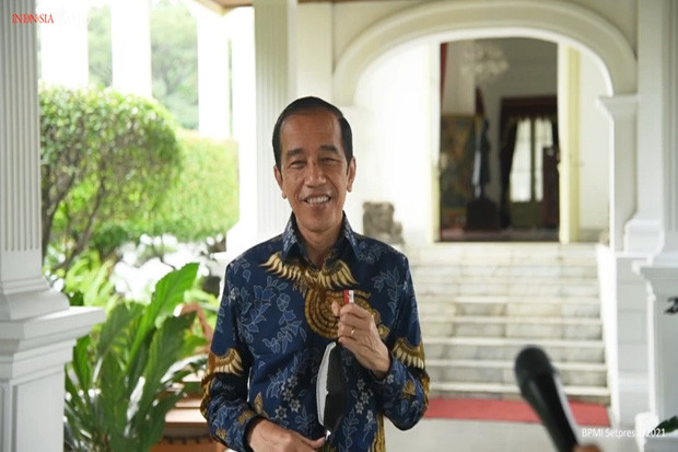 Senyum Manis Jokowi...