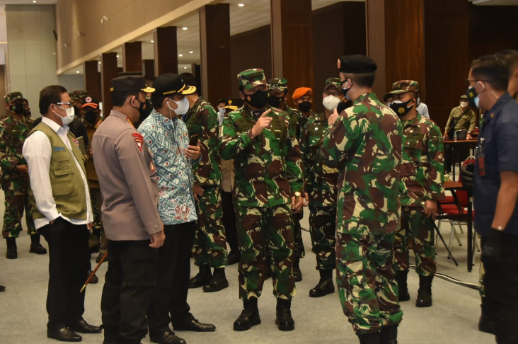 TNI Kerahkan Ratusan...