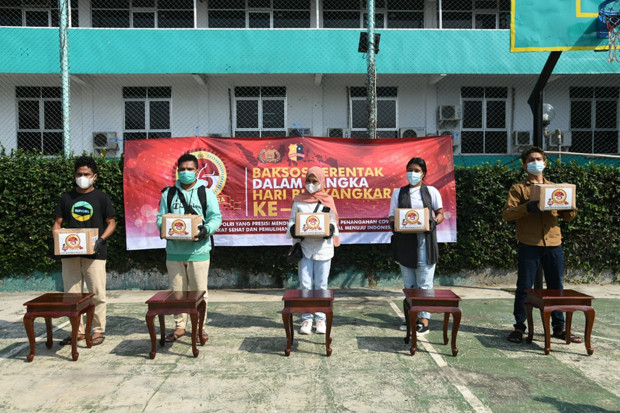 Mahasiswa Indonesia...