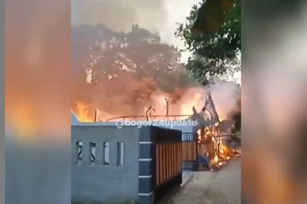 Kebakaran Kandang Ayam...