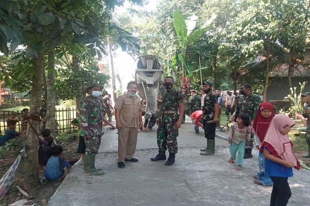 Warga Desa Jambe, Tigaraksa...