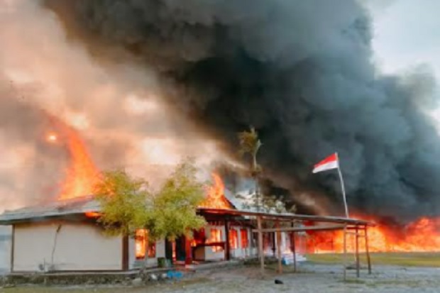 Amuk Massa, Kantor KPU...