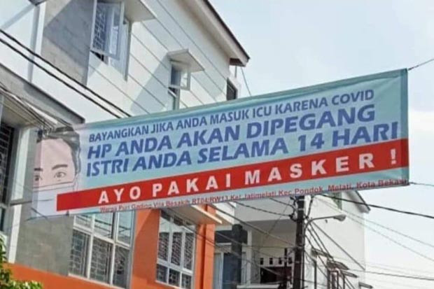 Heboh Spanduk Kreatif...