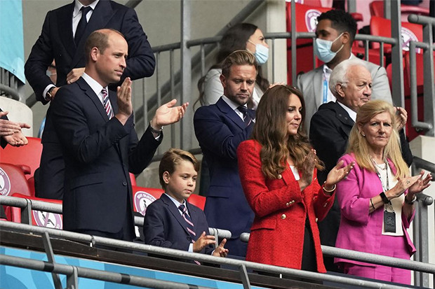 Kate Middleton Pakai...
