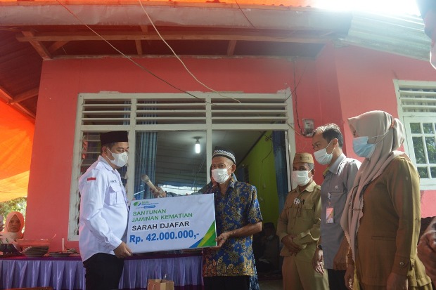 Bupati Hamim Pou Harapkan...