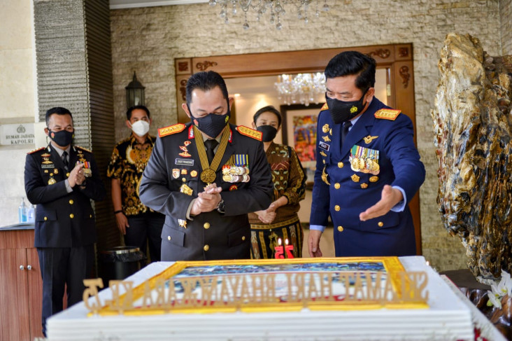 Panglima TNI Beri Kejutan...