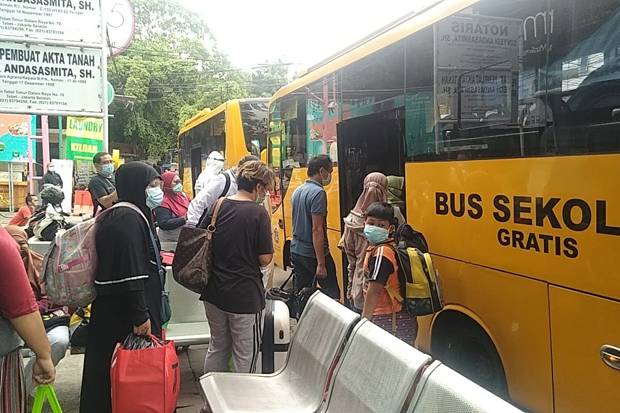 Bus Sekolah Bantu Angkut...