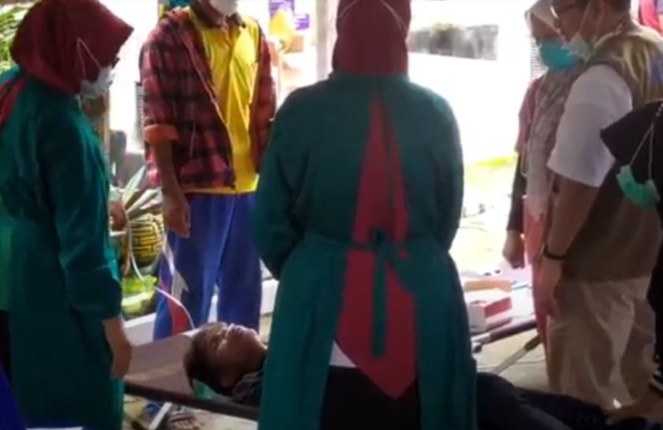 Petugas Kebersihan di...