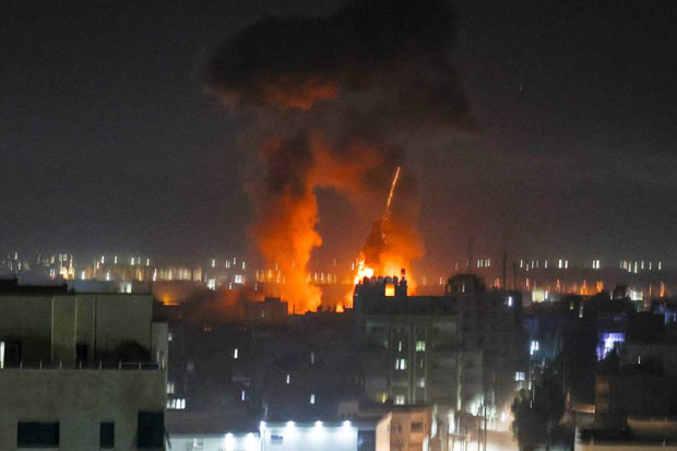 Israel Luncurkan Serangan...