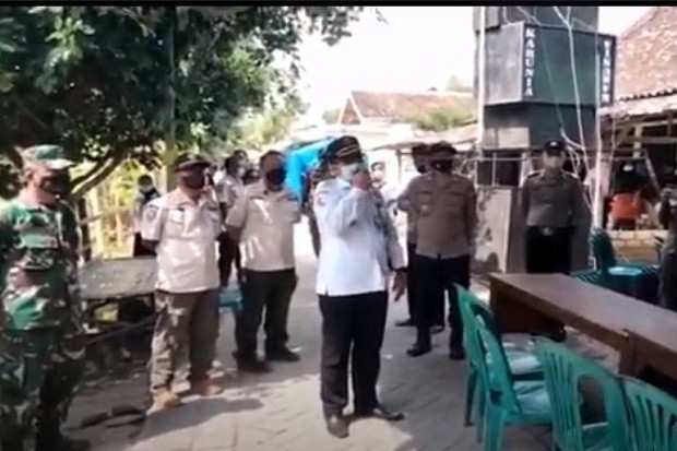Nekat Gelar Kesenian...