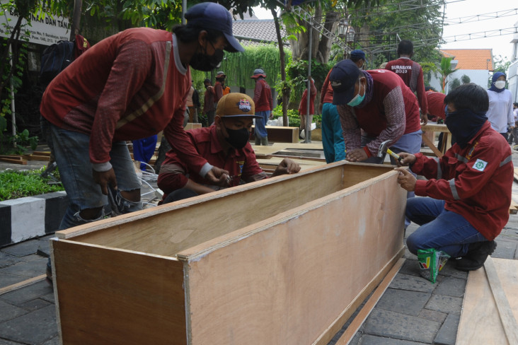 COVID-19 di Surabaya...