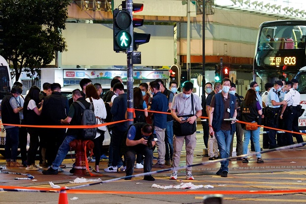 Teroris Tikam Polisi...