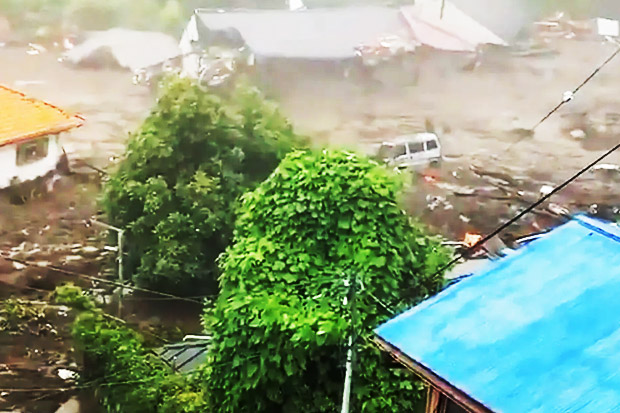 Hujan Deras Sebabkan...