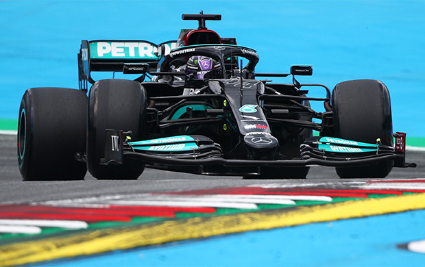 Pembalap Formula 1 Lewis...