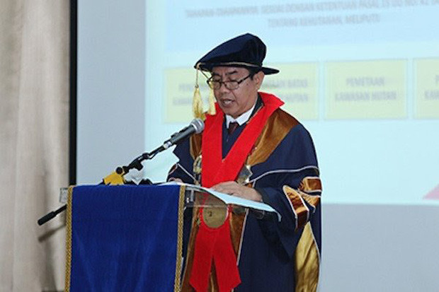 Guru Besar Ilmu Hukum...