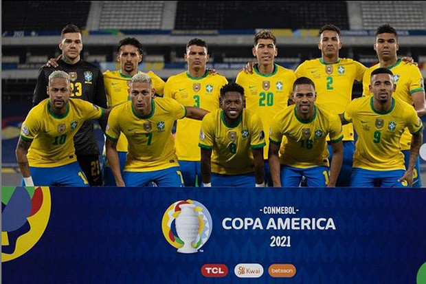 Brasil Pasang Dua Penyerang...