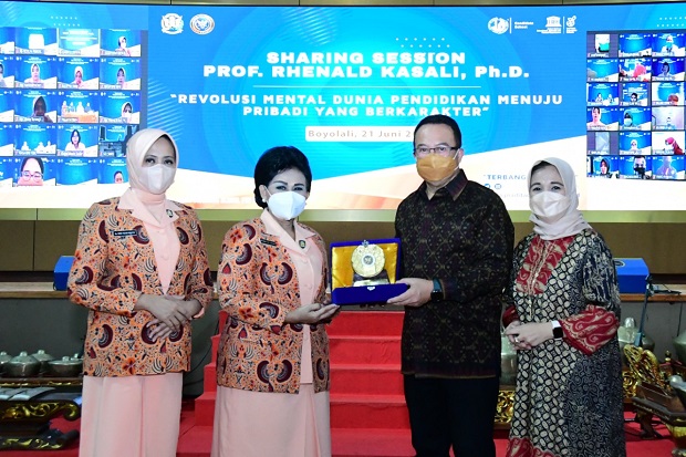 SMA Pradita Dirgantara...