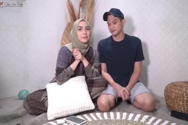 Di Tengah Gugatan Status...