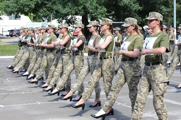 Para Tentara Wanita...