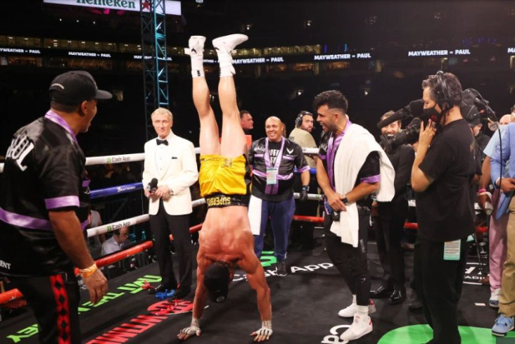Mayweather Gagal KO...