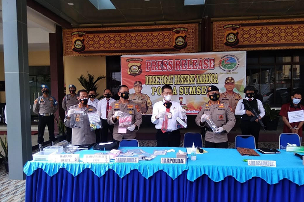 Produksi Narkoba dari...