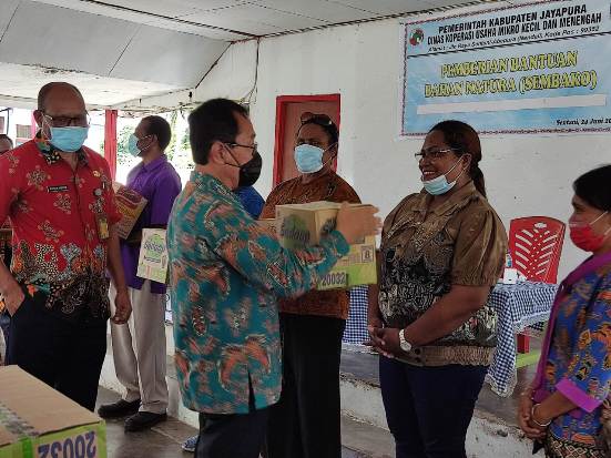 Stimulus pada 10 Koperasi,...