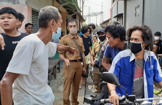 Aksinya Kepergok Penghuni...