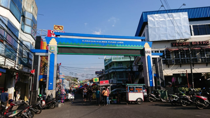 Patuhi PPKM Darurat,...