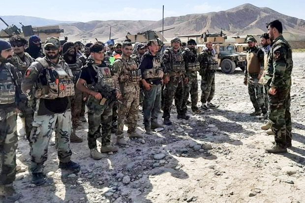Ratusan Tentara Afghanistan...