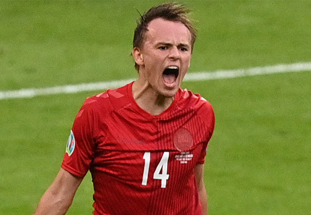 Mikkel Damsgaard Merasa...